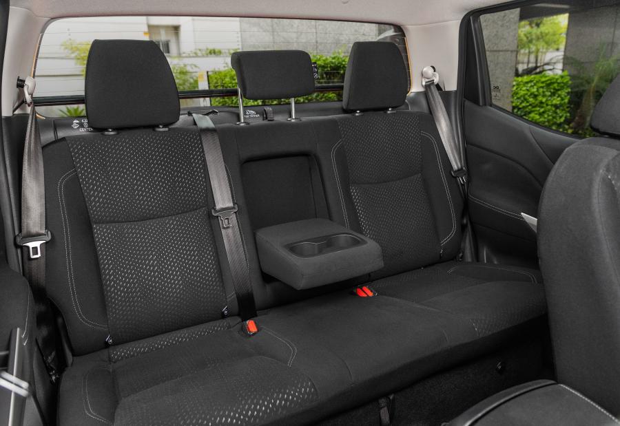 Интерьер Nissan Frontier Attack (D23) 2018 года  (LA) (фото 14 из 30)
